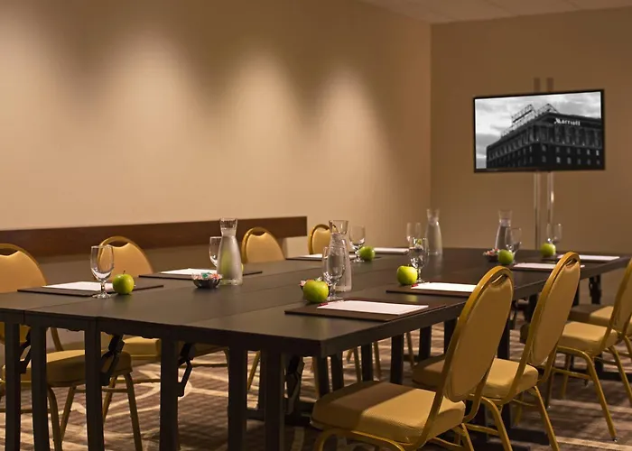 Marriott Pere Marquette Hotel 4*