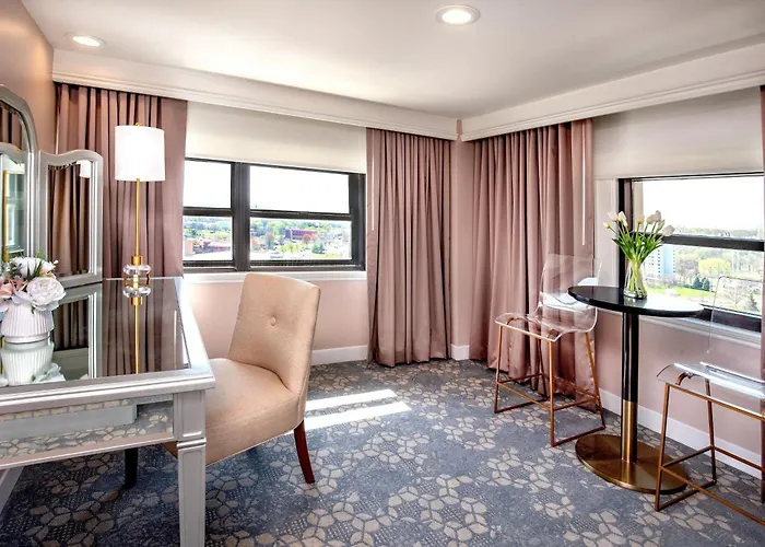 Marriott Pere Marquette Hotel 4*