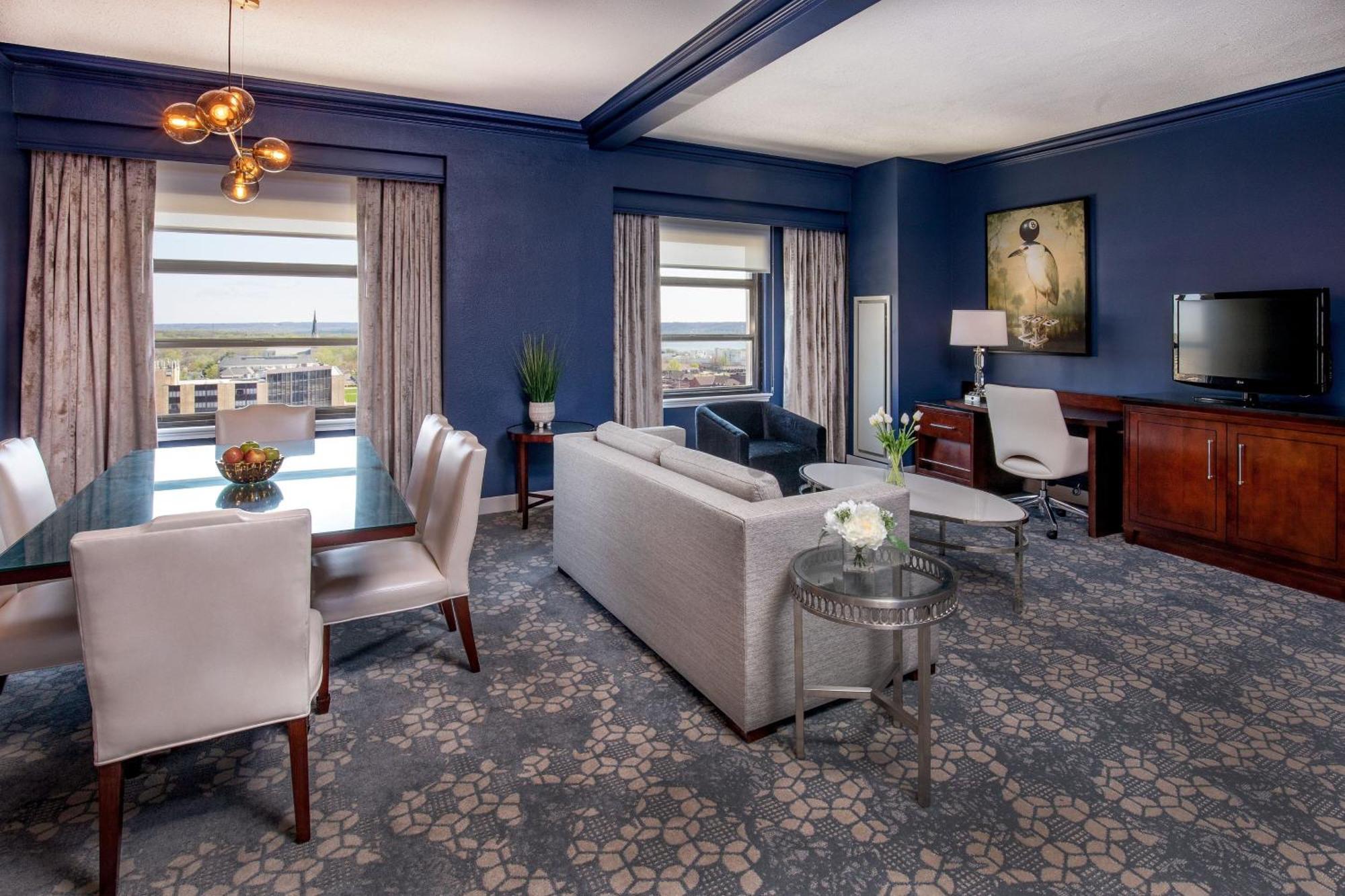 HOTEL PEORIA MARRIOTT PERE MARQUETTE, PEORIA